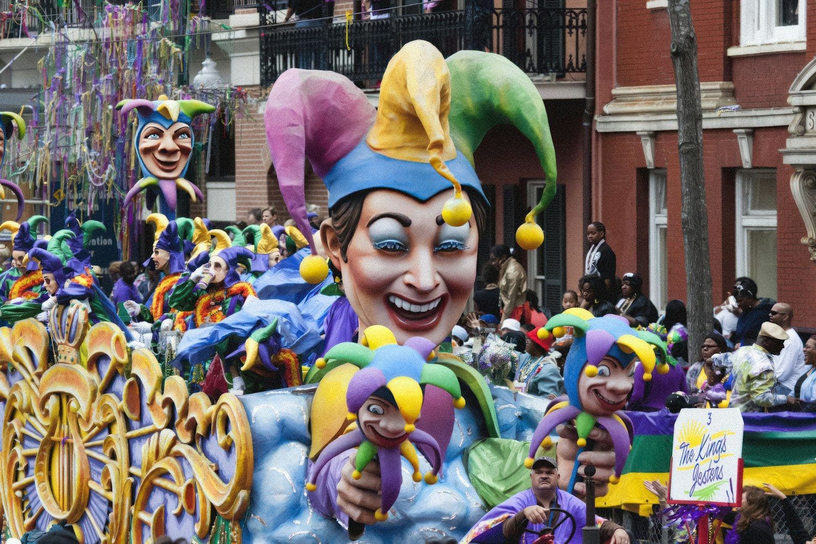 Colorful Mardi Gras parade float rolling through New Orleans in daylight, photographed by Carol M. Highsmith (Library of Congress, via Unsplash)